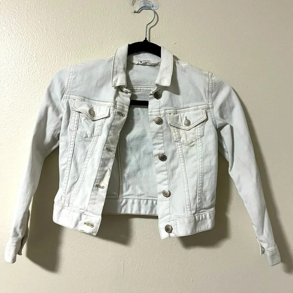 Little girls white denim jean jacket from H&M size 8-9 small flaw - Picture 1 of 6